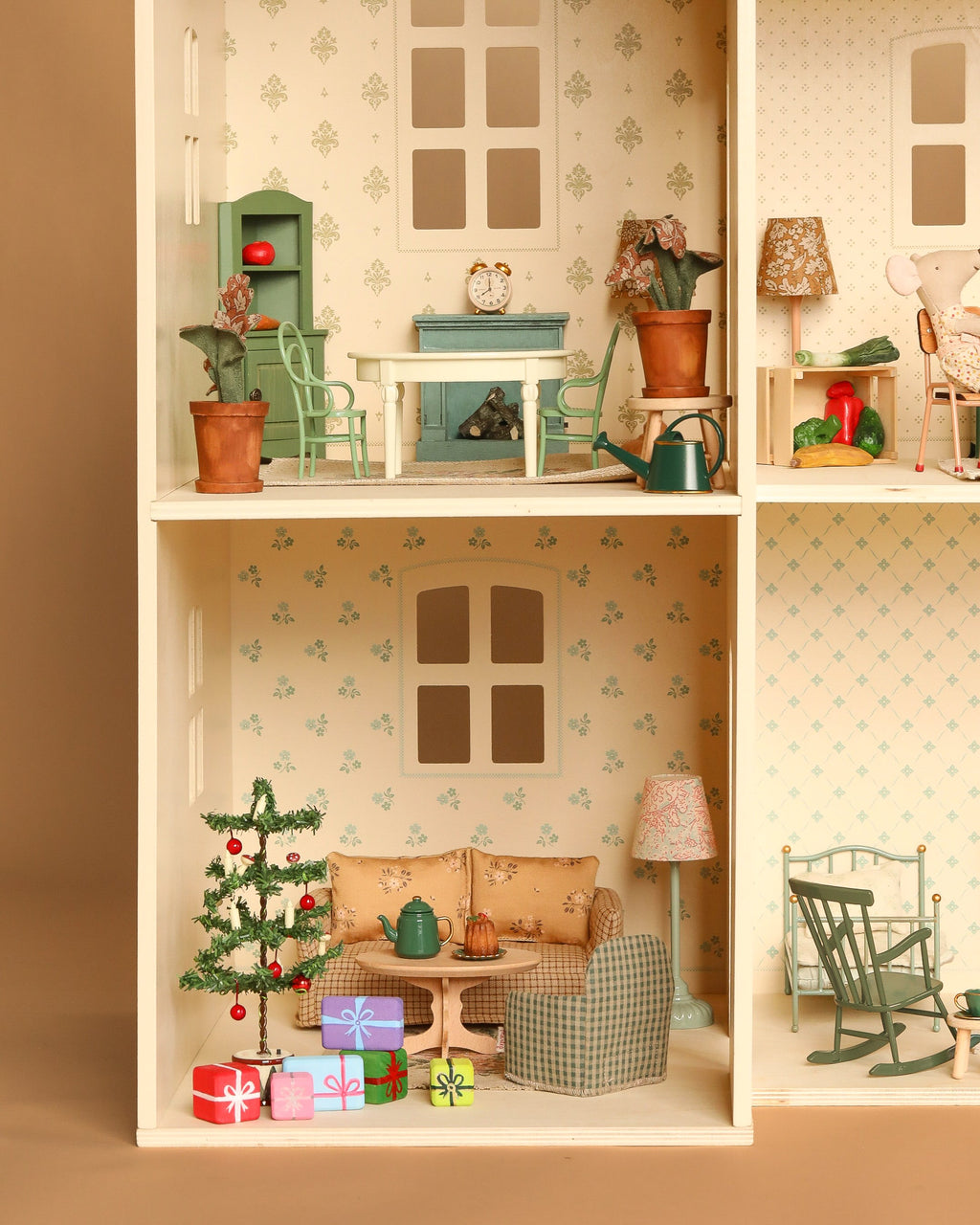 Maileg Fully Furnished Holiday Dollhouse Set + Surprise Gift