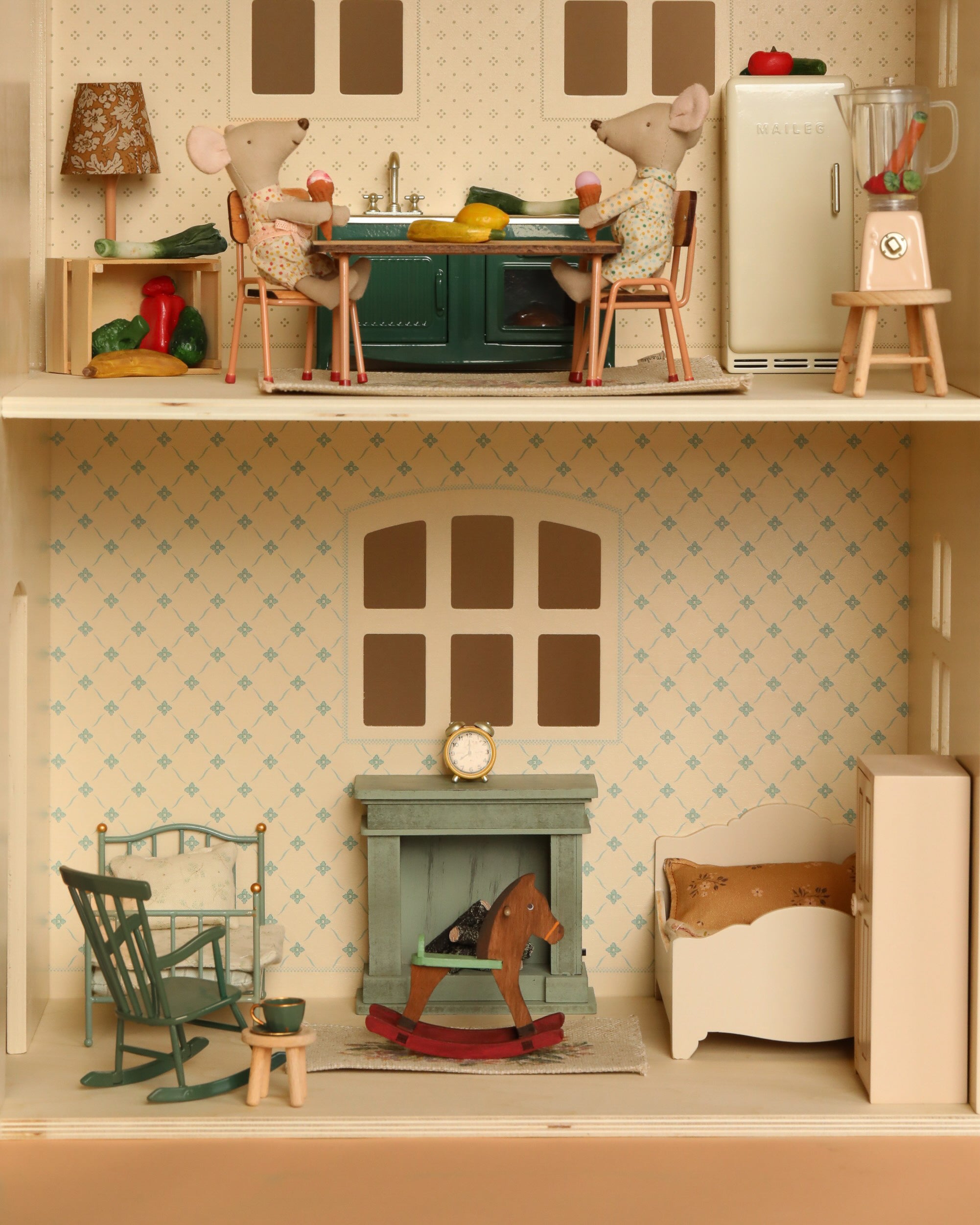 Maileg Fully Furnished Holiday Dollhouse Set + Surprise Gift